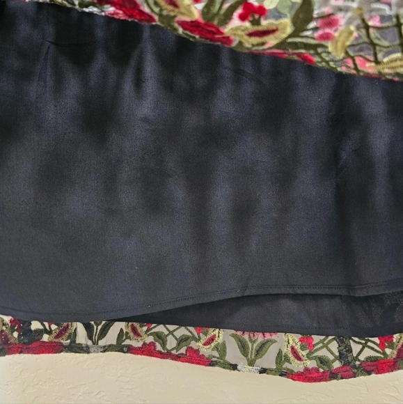 Lucy Paris Chic Floral Embroidered A-line Skirt - Picture 4 of 8